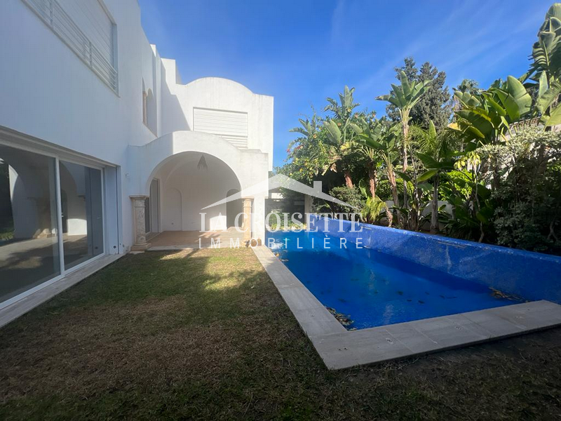 Villa S+5 avec piscine à La Marsa